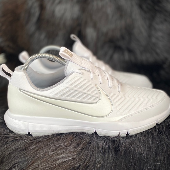 nike women's explorer 2 golf shoes